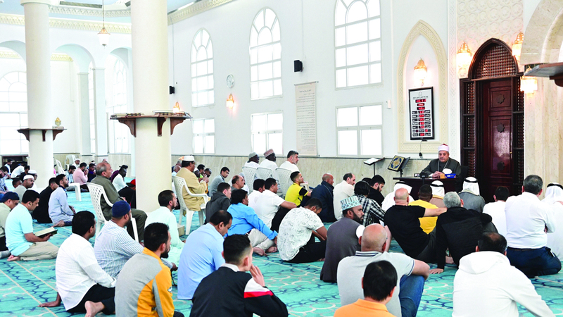 «العلماء ضيوف رئيس الدولة» يشيدون بالبيئة الإيمانية المحفزة على استغلال رمضان في الإمارات