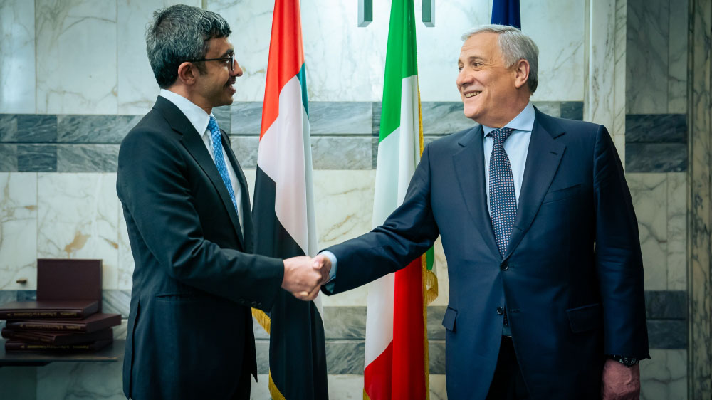 عبدالله بن زايد يؤكد حرص الإمارات على العمل مع كافة الدول الصديقة لإنهاء التطرف والتوتر في المنطقة