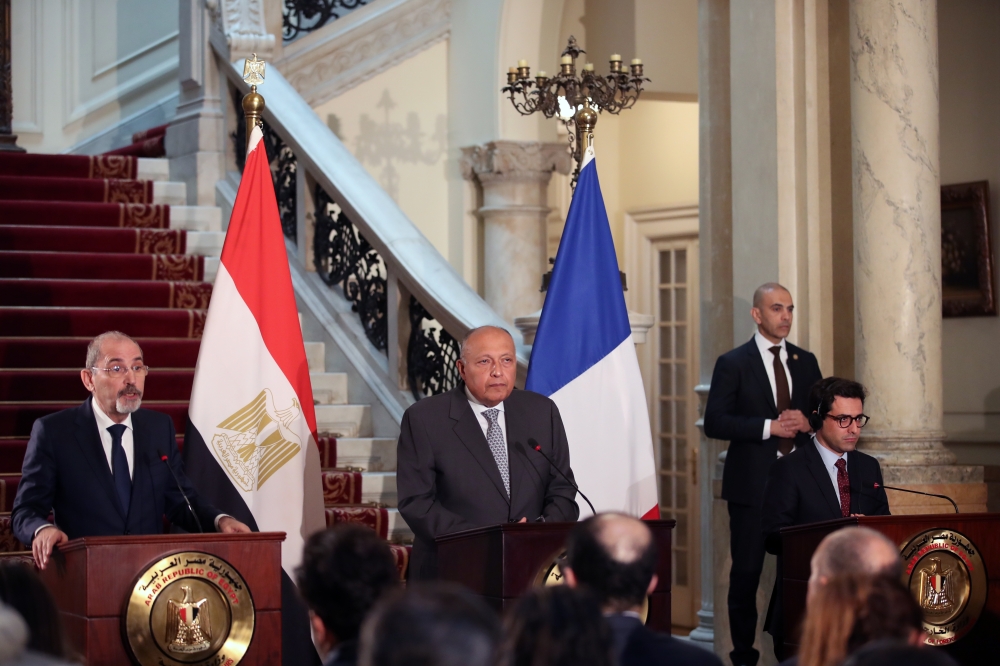 مصر وفرنسا والأردن تدعو إلى وقف فوري ودائم لإطلاق النار في غزة