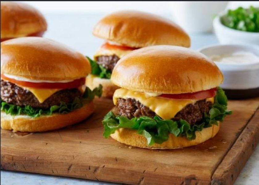 طريقة عمل البرجر في البيت.. اعرفي أسرار المطاعم