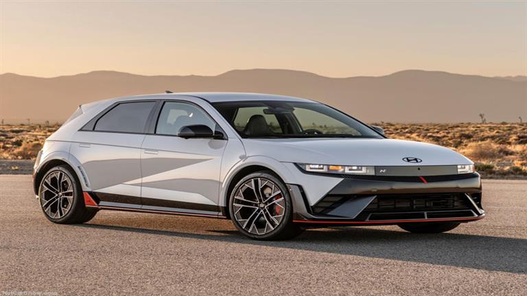 هيونداي تطلق سيارتها الكهربائية أيونيك 5 الجديدة بالأسواق.. صور