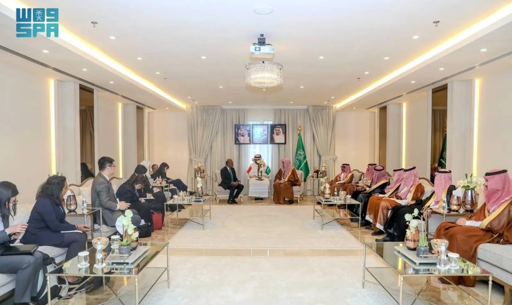 النائب العام ووزيرالشؤون الداخلية السنغافوري يستعرضان الموضوعات المشتركة بين البلدين