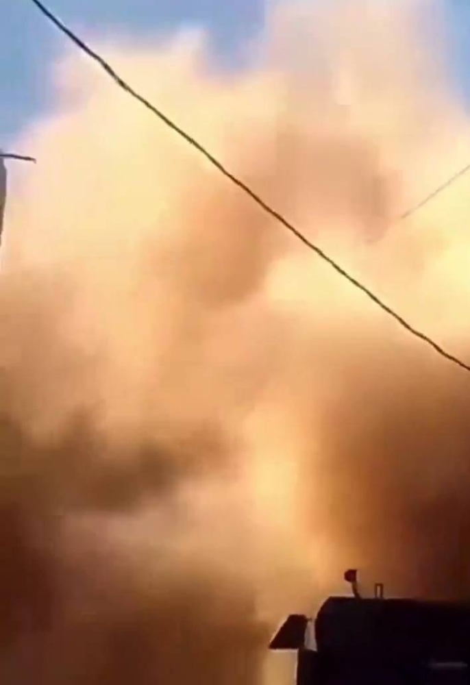 في جريمة جديدة.. الحوثي يفجّر 10 منازل فوق رؤوس ساكنيها في البيضاء