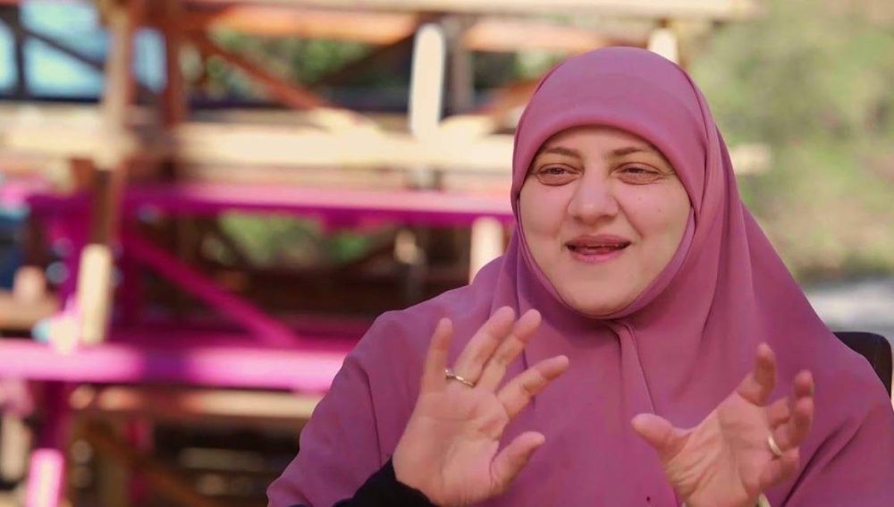 إعلامية مصرية تنشق وتهدد بفضح قيادات «الإخوان»