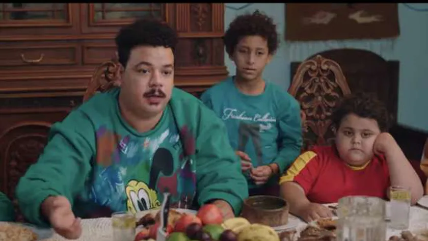 مسلسل الكبير أوي 8 الحلقة 18.. مدير المدرسة يواجة العترة بالسرقة