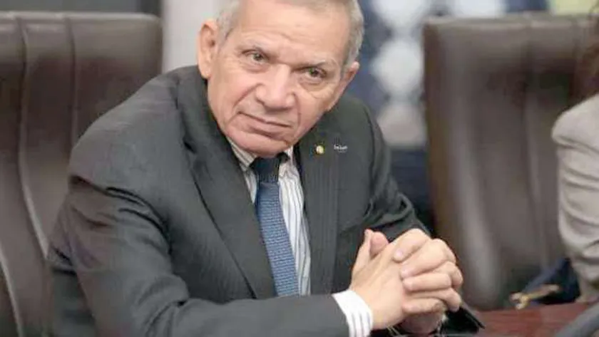 وزير التعليم ينعى محمد مجاهد: نموذج للتفاني والإخلاص في العمل