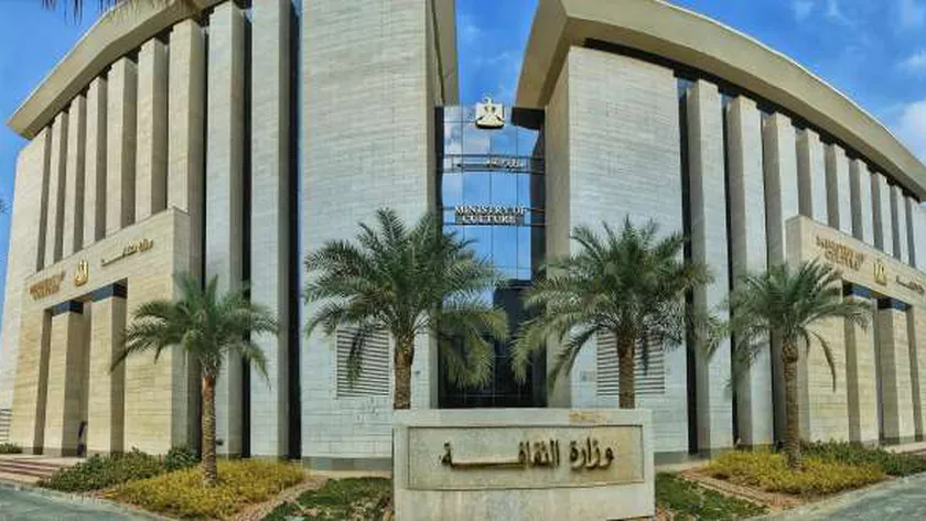 قافلة مسرح المواجهة والتجوال تحط الرحال بحلايب وشلاتين