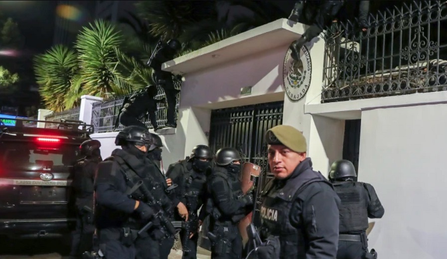 المكسيك تقطع علاقتها بالإكوادور بعد اقتحام الشرطة سفارتها في كيتو