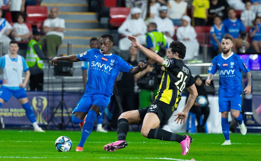 “الزعيم” لا يقهر.. الهلال بطلاً للسوبر السعودي في أبوظبي (فيديو)