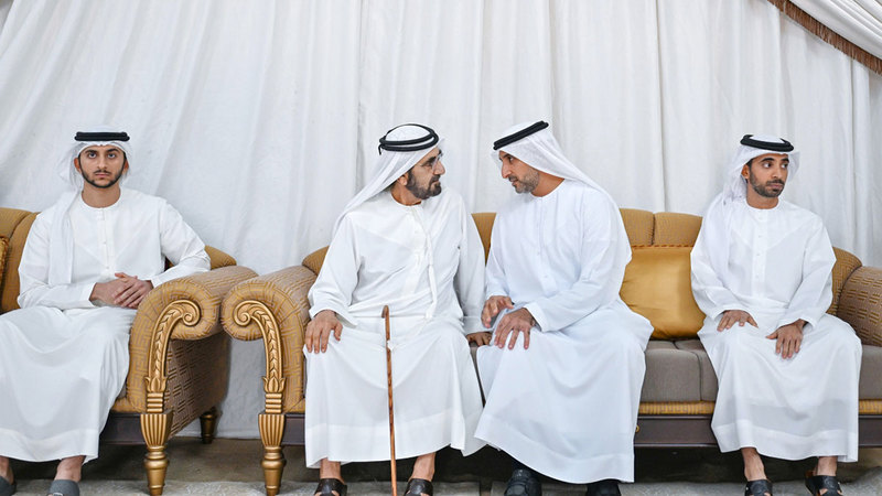محمد بن راشد يُقدّم العزاء في حشر بن حمد بن جمعة آل مكتوم وخليفة المهيري