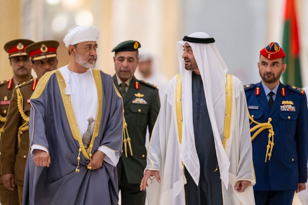 الإمارات وعُمان ماضيتان نحو تعميق التعاون والتنسيق المشترك