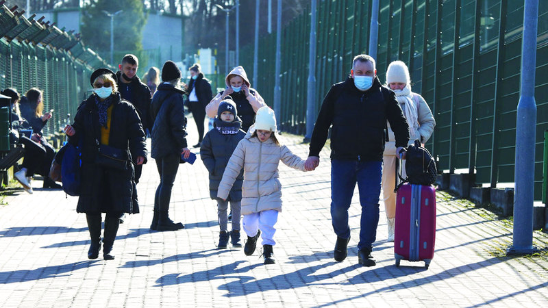 بولندا وليتوانيا تتعهدان بإعادة الأوكرانيين الخاضعين للتجنيد
