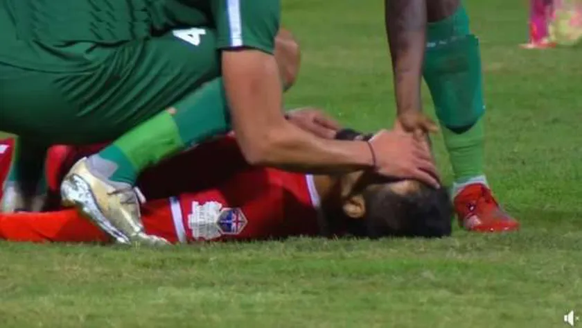 خبير لغة جسد يكشف رد فعل اللاعب أحمد رفعت في أول ظهور له: عايش حالة يأس