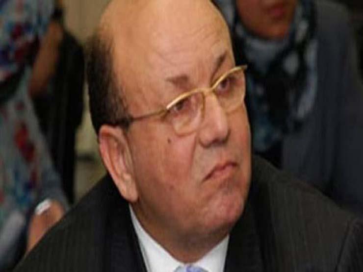 شقيق المخرج مجدي أبو عميرة يجري عملية جراحية دقيقة