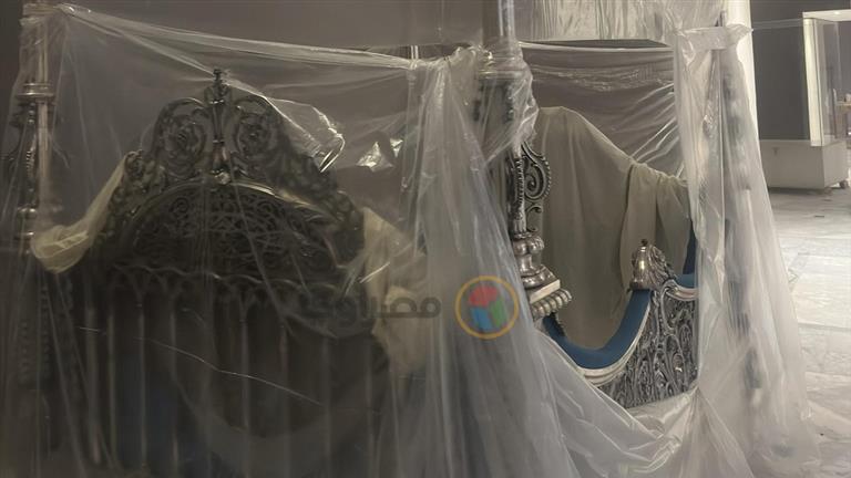 وزنه 850 كليو فضة.. “سرير أثري” بقصر محمد علي يثير جدلا ويتصدر التريند (ما القصة؟) – فيديو وصور