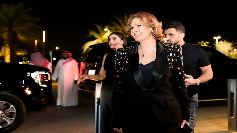 يسرا توجه رسالة إلى الجمهور السعودي بعد العرض الأول لـ فيلم “شقو” في الرياض