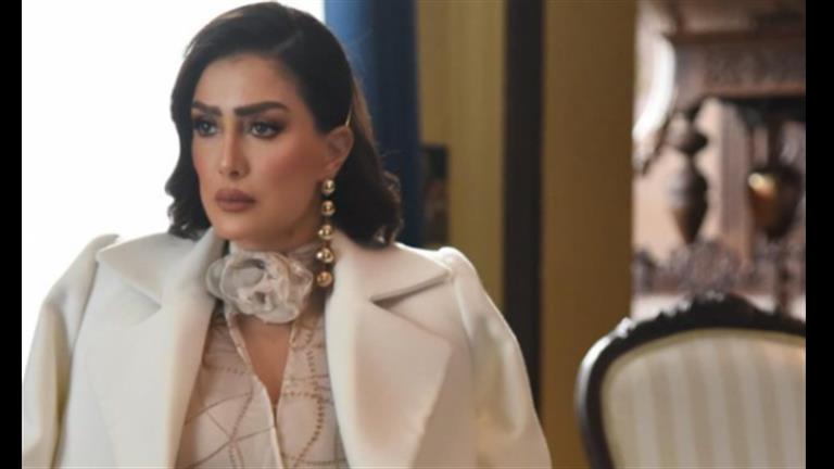 غادة عبد الرازق: “التزاماتي كبيرة جدًا وبتعرض لأزمات مالية زي كل الناس”