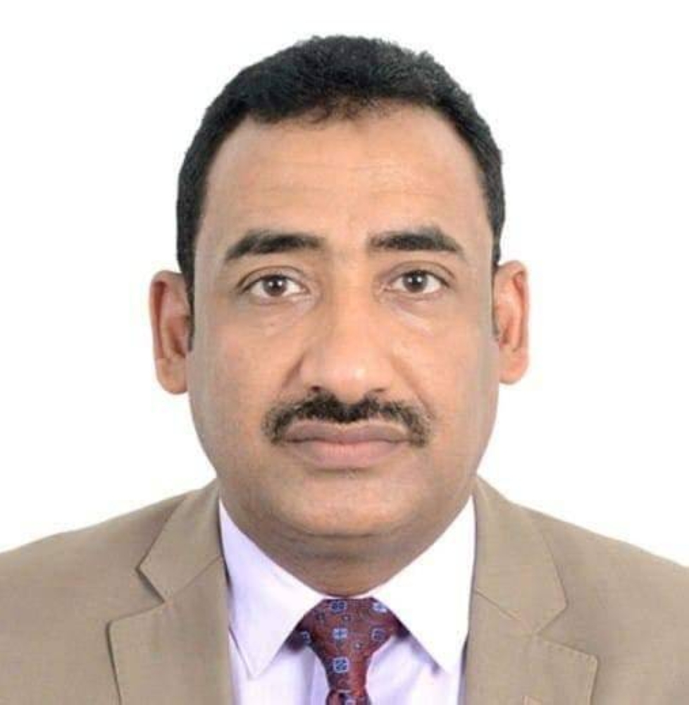 هزازي لـ «عكاظ»: الانتهاكات الحوثية جرائم حرب وأعمال إرهابية