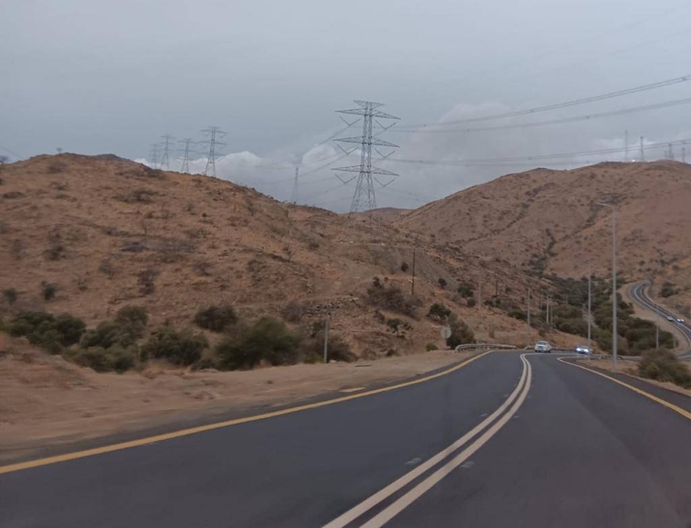 طريق «البضّاضة – البشائر».. شريان مفرد