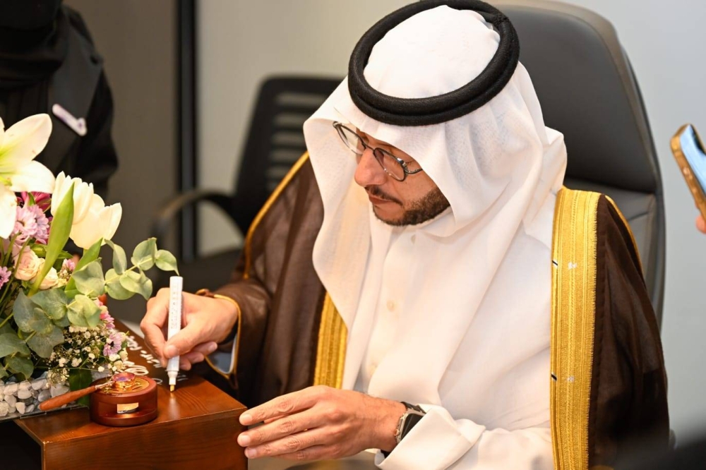 محافظ الطائف يدشن جمعية السرطان الخيرية