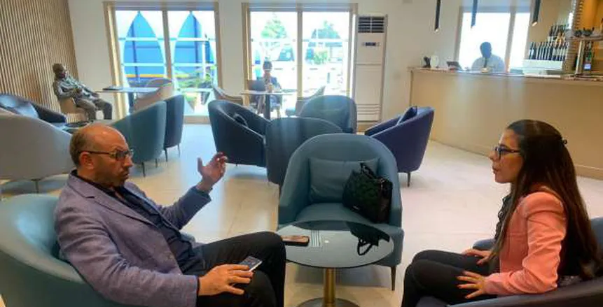 حسام المندوه يجتمع بقنصل مصر في غانا استعدادا لمباراة الزمالك ودريمز