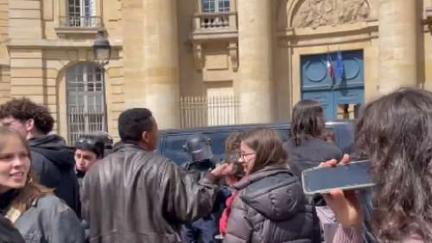 احتجاجات عنيفة في معهد الدراسات السياسية بفرنسا ضد الحرب على غزة