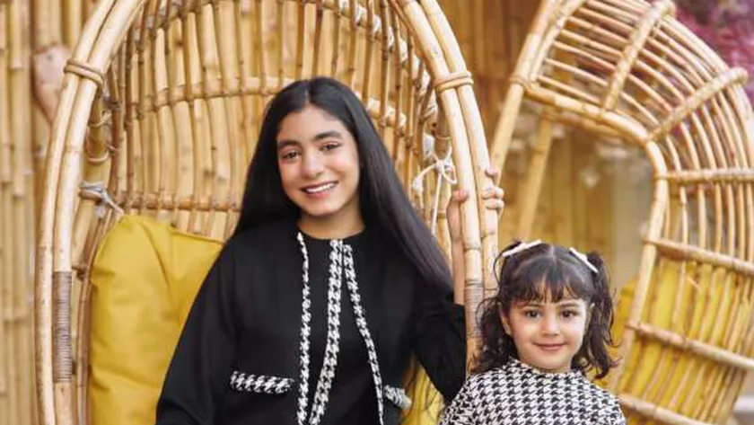 تصميمات ملابس العيد للأطفال تتحدى التقلبات الجوية.. «التفصيل» يكسب