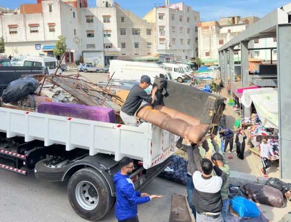 سلطات طنجة تشن حملة لتحرير الملك العمومي (+صور)