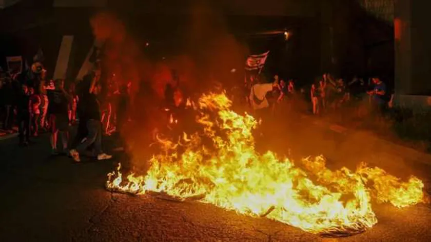 حدث ليلا: محاصرة منزل نتنياهو.. وروسيا تبدأ في إنتاج قنابل يوم القيامة