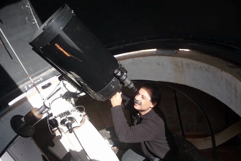 جائزة فرنسية لرئيس “أوكايمدن الفلكي”