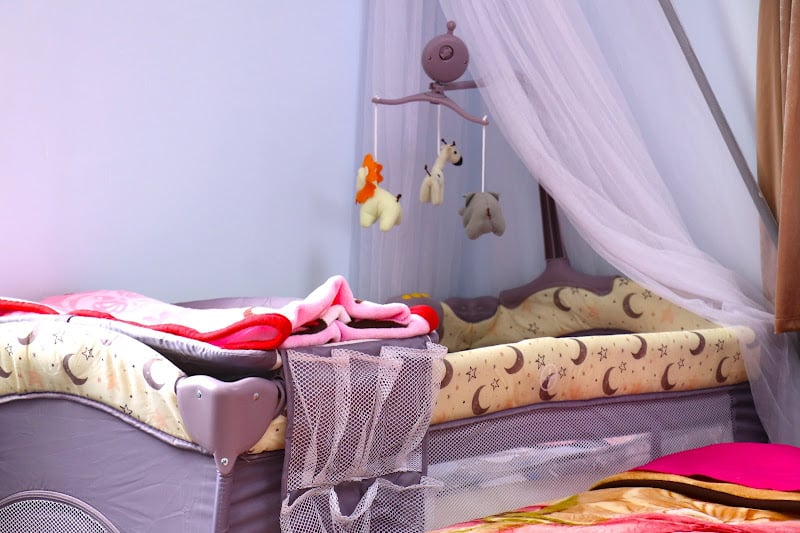 نشطاء يطلبون إطلاق سراح “أم عازبة”