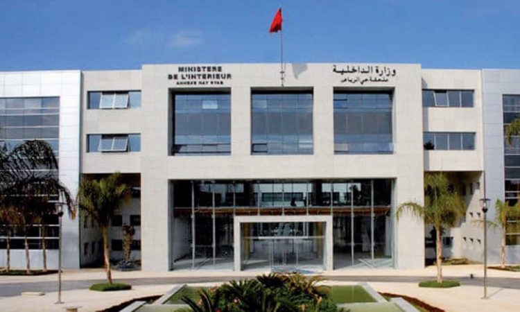 الاكتظاظ بمصالح تصحيح الإمضاءات بمقاطعات المملكة يجر وزير الداخلية للمساءلة البرلمانية