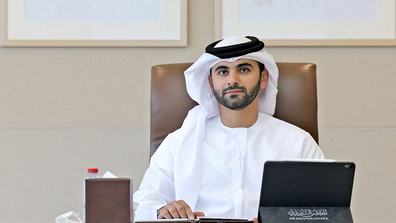منصور بن محمد يطلع على استعدادات “طرق دبي” للتعامل مع الحالة الجوية