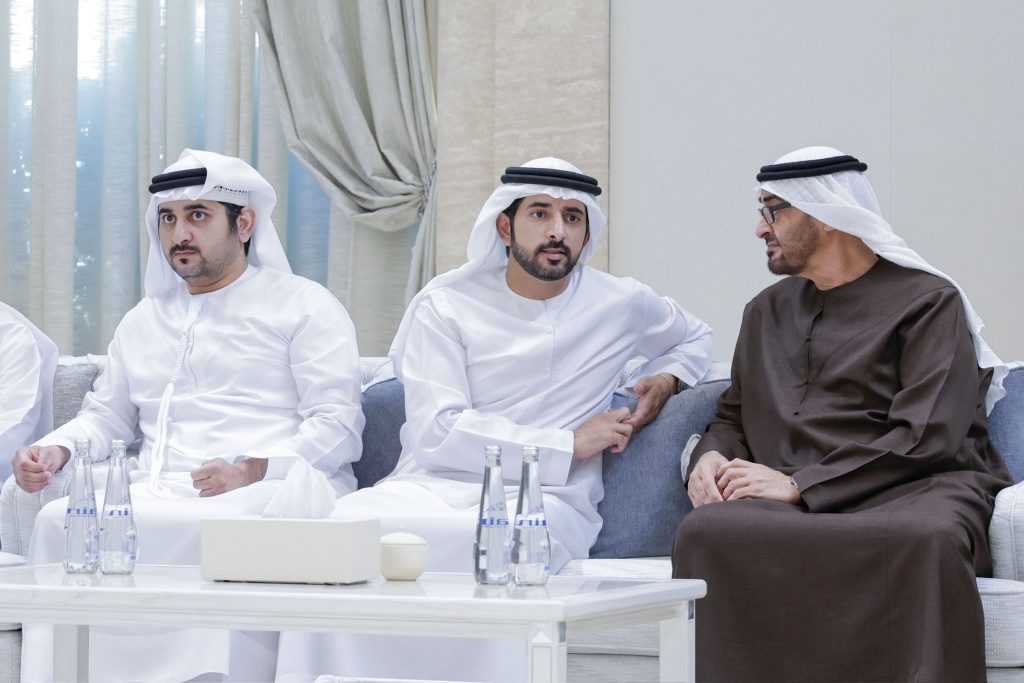محمد بن زايد يتقبل تعازي حمدان ومكتوم وأحمد بن محمد في وفاة طحنون بن محمد