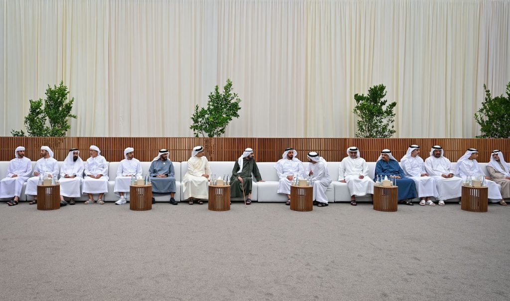 محمد بن راشد يقدم التعازي في وفاة حمد الخييلي