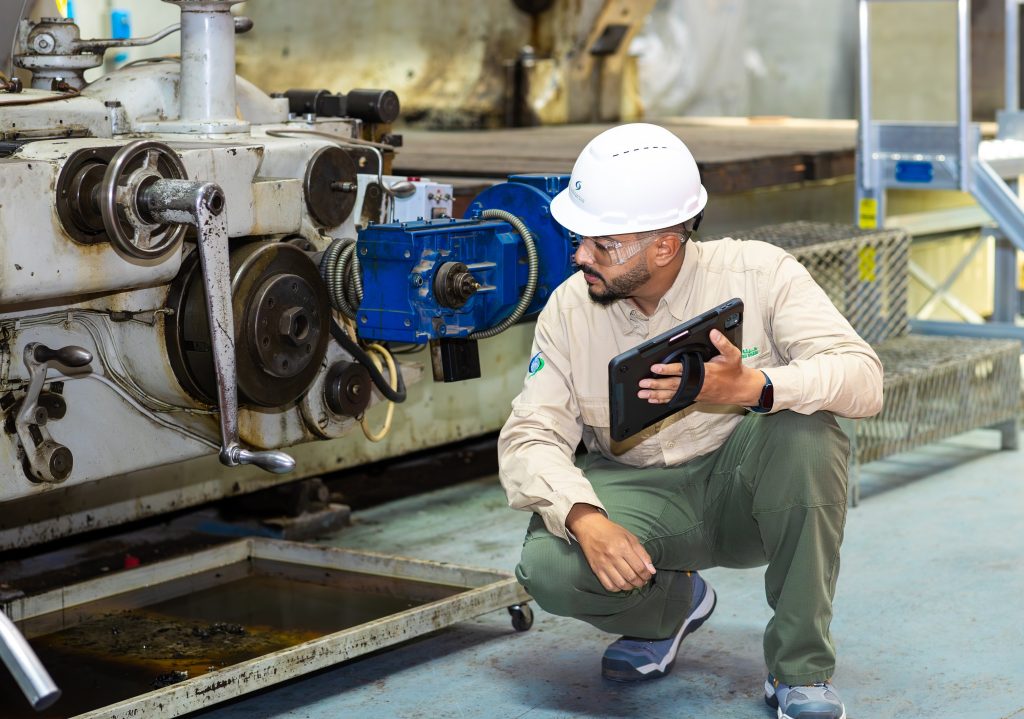 هيئة البيئة – أبوظبي تغلق منشأة صناعية عن العمل لمخالفتها القوانين