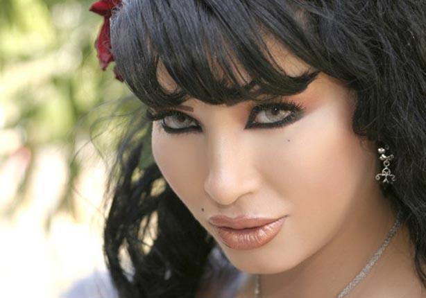 دخلت غرفة العمليات.. مروى اللبنانية تطالب جمهورها بالدعاء لوالدتها