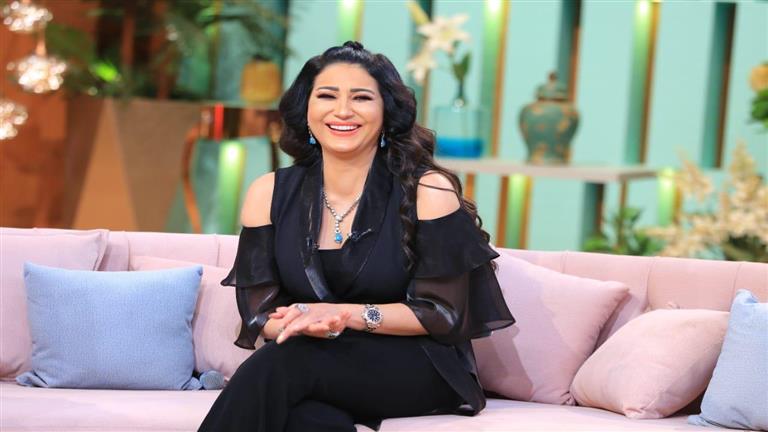 وفاء عامر تكشف عن تعرضها لكسر في يدها وهذا ما قالته عن لطفي لبيب