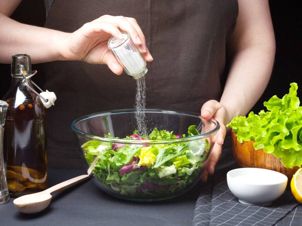 الملح سم قاتل على المائدة .. جاذب لسرطان المعدة !