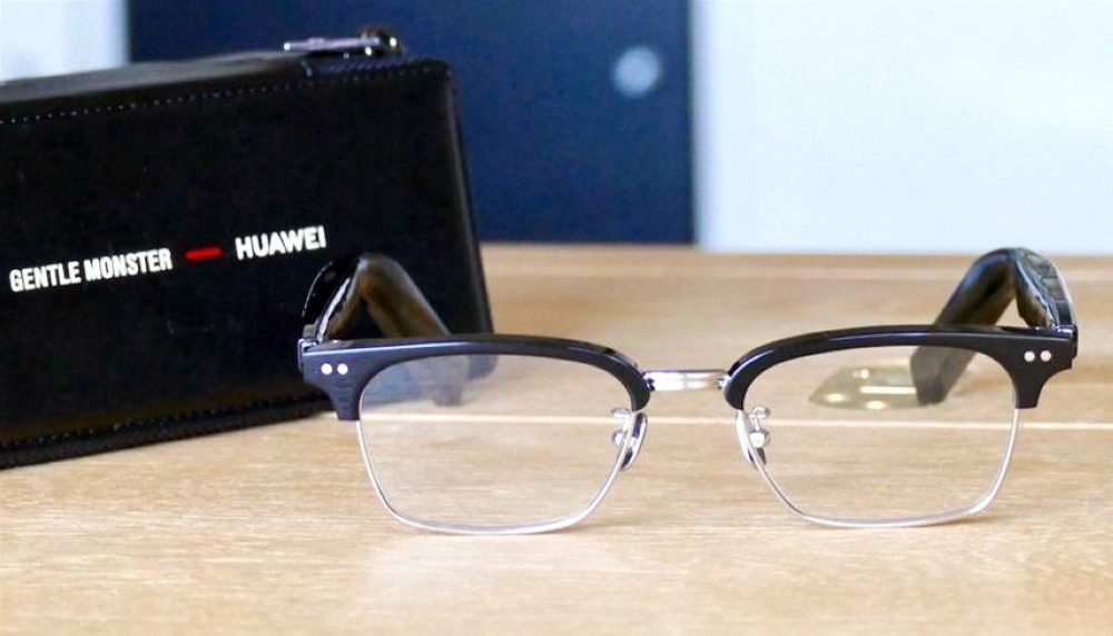 نظارة شمسية ذكية لتسمع بها !