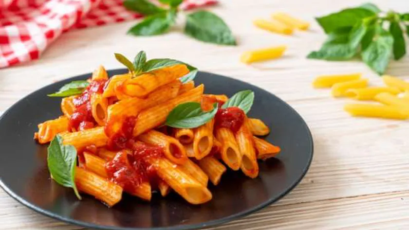 طريقة عمل مكرونة أربياتا بالمنزل في خطوات بسيطة.. طبق إيطالي لذيذ