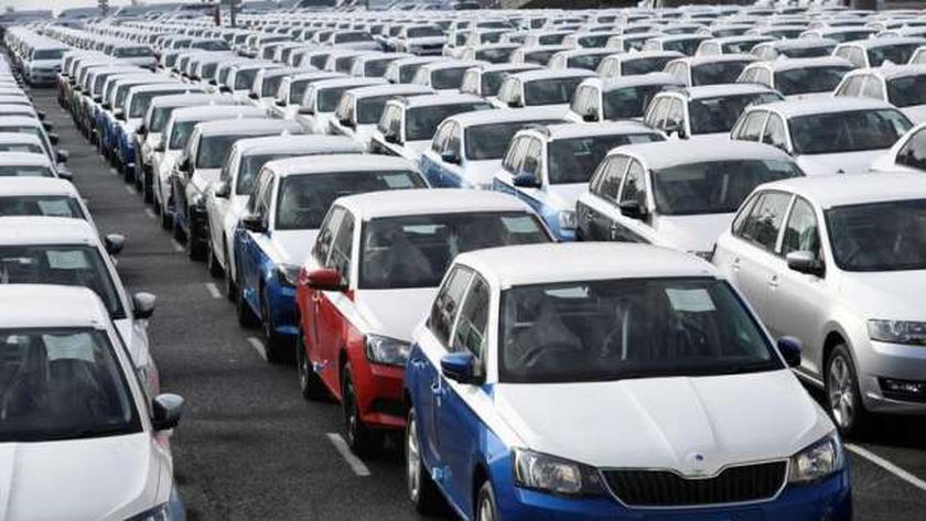 أسباب تراجع أسعار السيارات الجديدة في الأسواق.. توافر الدولار أبرزها