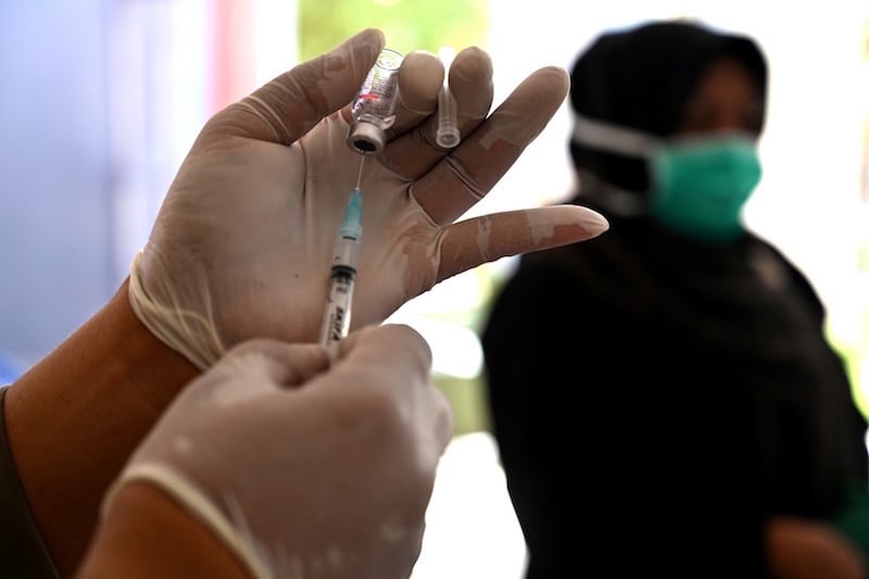 سابقة.. حكم قضائي ينصف مشتكية مغربية في ملف “مضاعفات لقاح كورونا”