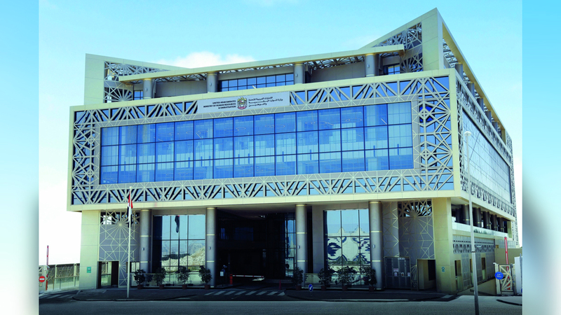 إلزام المنشآت بتوفير مظلات ومبرّدات لعمال الأماكن المفتوحة