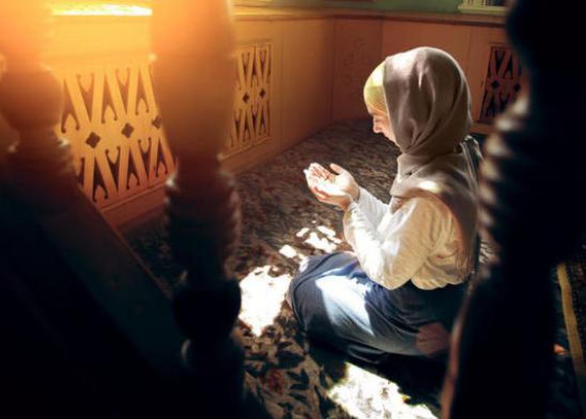 كيفية صلاة عيد الأضحى للنساء بالخطوات في المنزل