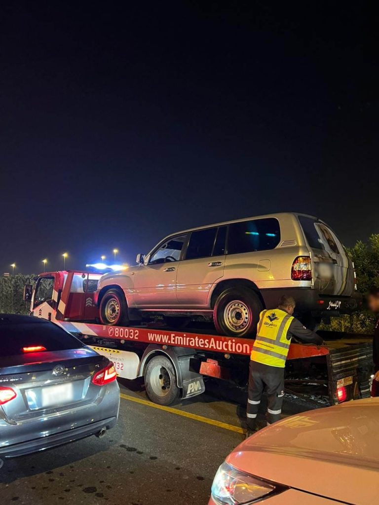 سلوك مروري يزعج السائقين الملتزمين .. وخطأ شائع على المسار السريع