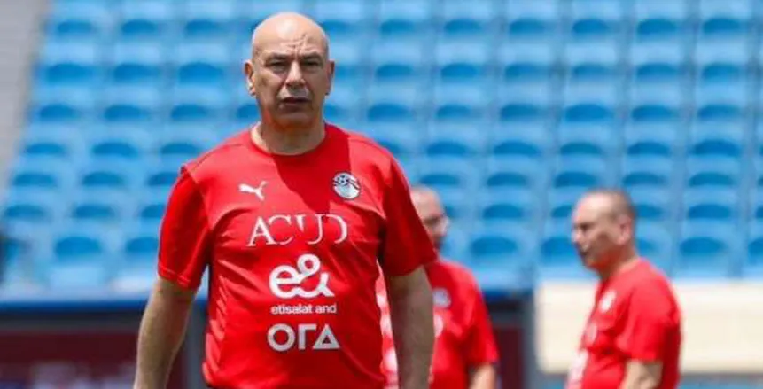 اتحاد الكرة معلقا على لقطة حسام حسن ومحمد صلاح: «فيه حساسية»