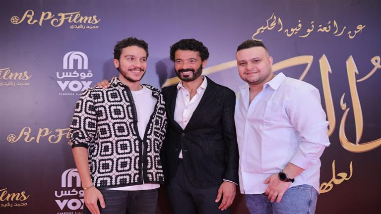 بالصور| خالد النبوي يحتفل مع نجله نور بفيلم “أهل الكهف” في عرض خاص