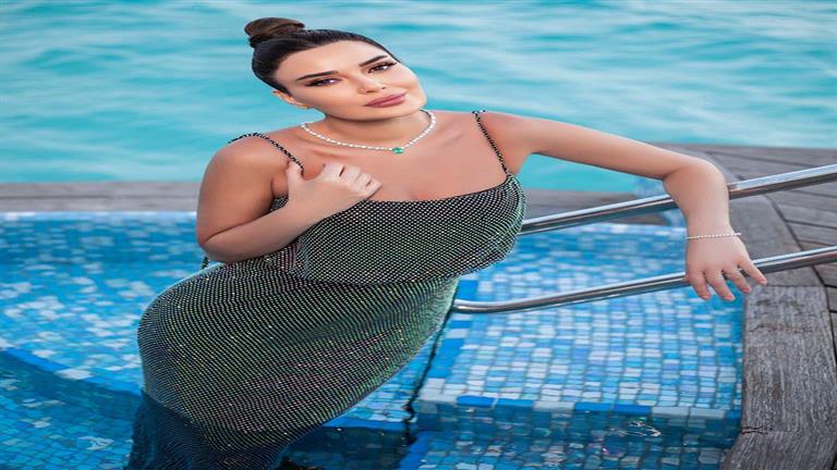 “بفستان سواريه”.. سيرين عبدالنور تخطف الأنظار والجمهور يعلق (صور)