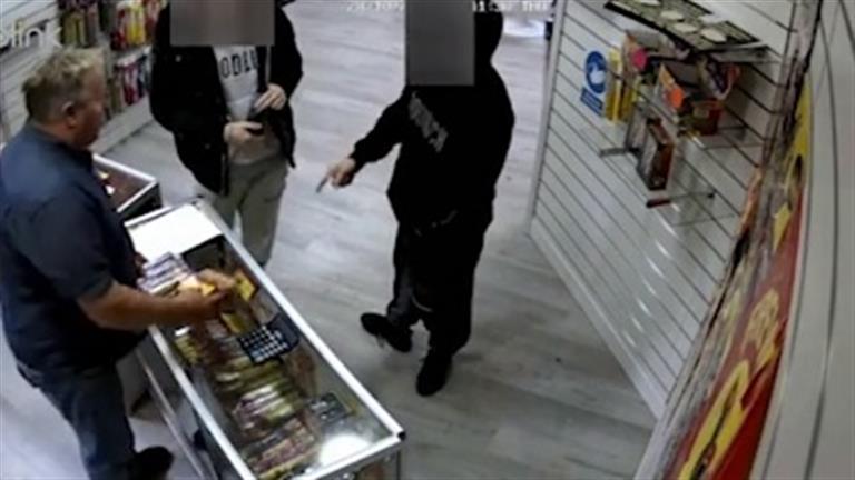 كارثة.. مقلب يتسبب في وفاة سيدة وحبس شابين (فيديو)